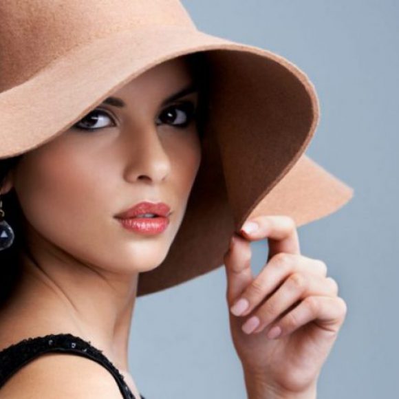 beautiful-woman-with-hat