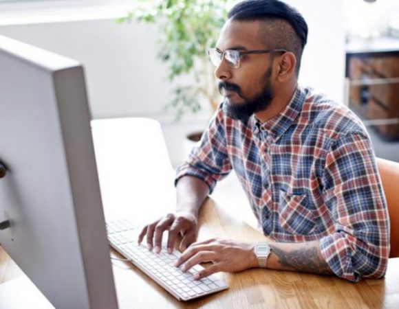 man-in-front-of-computer-1200x801-1160x550