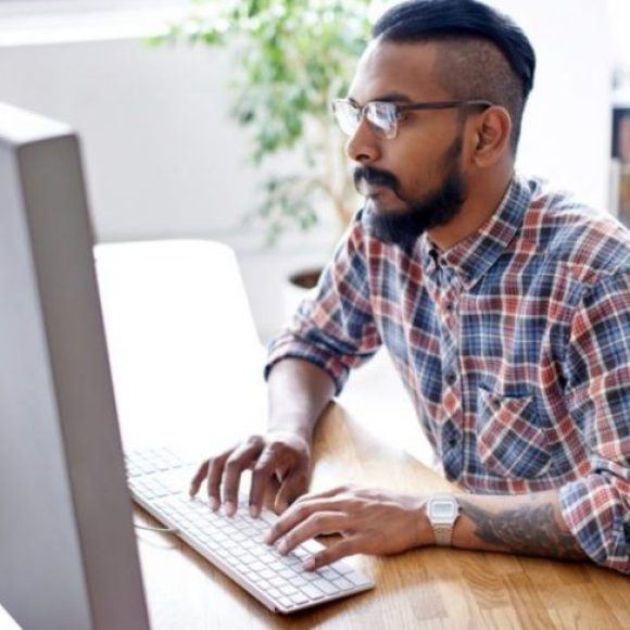 man-in-front-of-computer-1200x801-1160x550