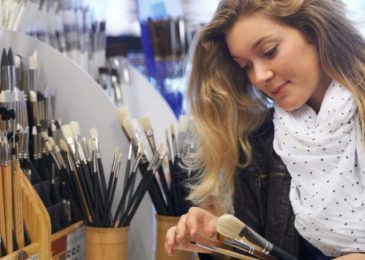 women-pick-brush