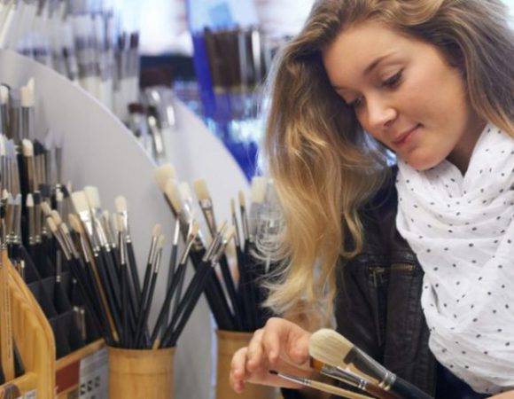 women-pick-brush