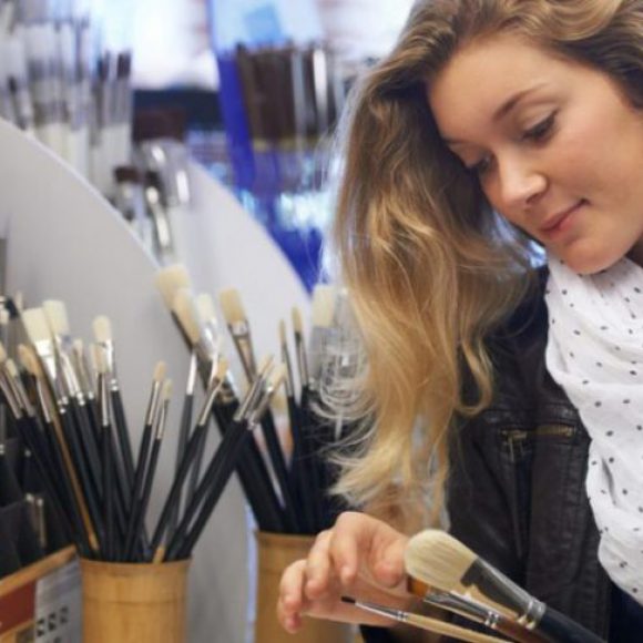 women-pick-brush